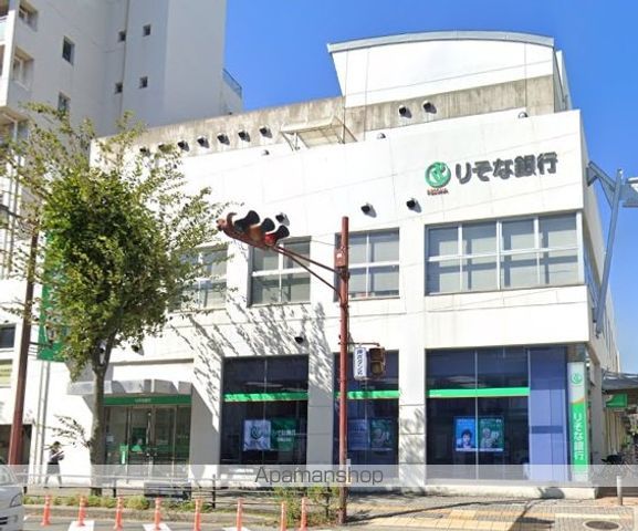 銀行　（株）りそな銀行／尼崎北支店（銀行）まで612m