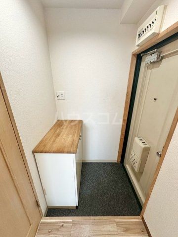 リードハイツ東三国B棟の玄関写真