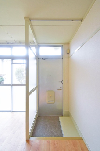 UR嵯峨の玄関写真