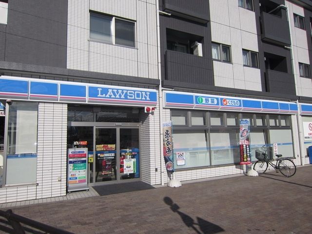 コンビニ　ローソン府中多磨駅前店（コンビニ）まで707m