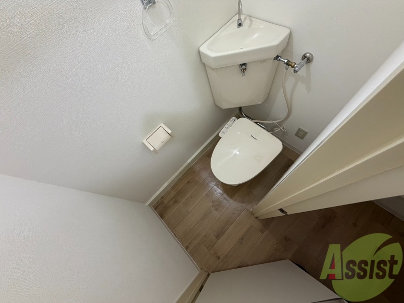 トイレ　こちらはトイレです。清潔感があり、安心して使用できます。