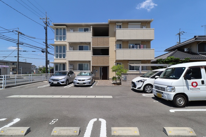 駐車場　駐車場１台無料！
