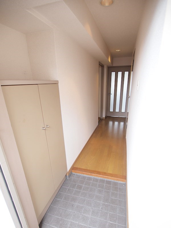 玄関　玄関収納あります