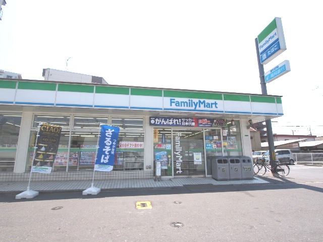 コンビニ　ファミリーマート 小倉砂津店（コンビニ）まで45m
