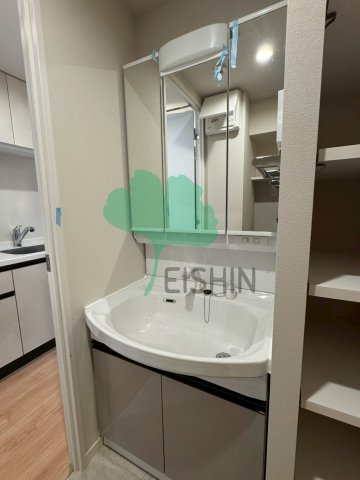 洗面設備　シンプルで使いやすい洗面台です！