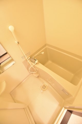 バス・シャワールーム　同物件、別物件の写真となります。ご参考までにご覧ください。