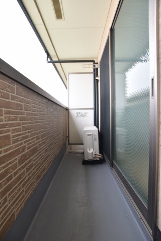 バルコニー　同物件、別物件の写真となります。ご参考までにご覧ください。