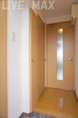 玄関　※別号室参考写真※