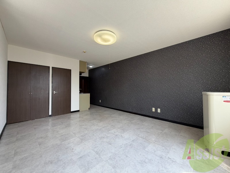 その他部屋・スペース　こちらのお部屋は光が差し込む、温かみのあるお部屋です。