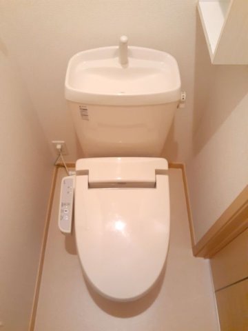 東武小泉線 西小泉駅 徒歩74分 2階建 築17年のトイレ写真