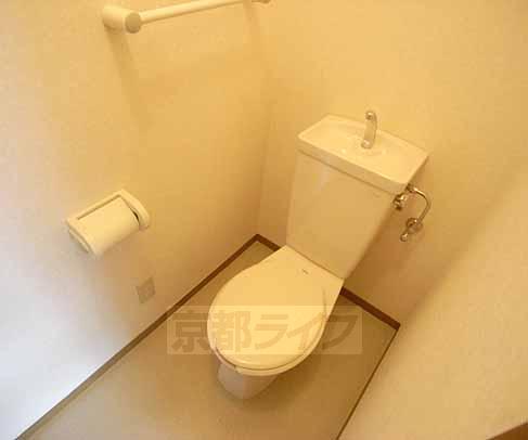阪急嵐山線 上桂駅 徒歩5分 2階建 築32年のトイレ写真