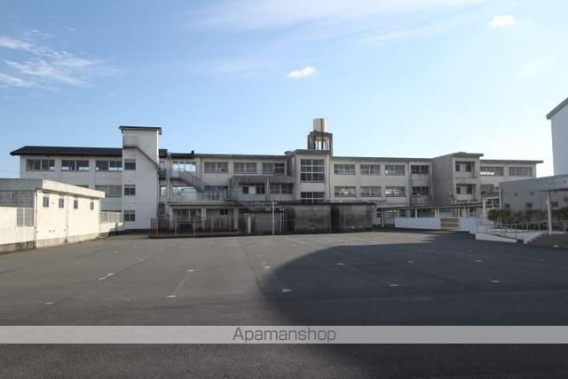 小学校　菊川市立小笠北小学校（小学校）まで388m