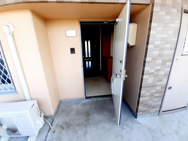 ＪＲ東北本線 南仙台駅 徒歩22分 5階建 築26年の玄関写真