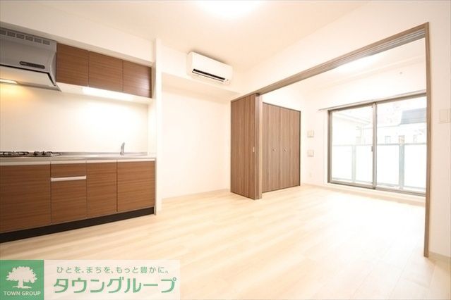 NEOグレイス綾瀬の居間写真