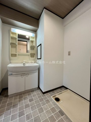 洗面設備　別部屋写真です。