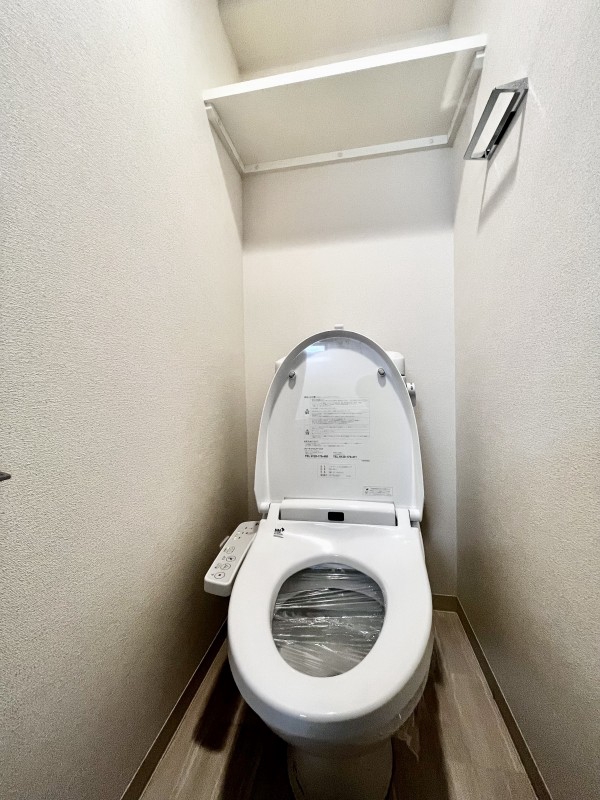 地下鉄東山線 新栄町駅 徒歩7分 15階建 築8年のトイレ写真