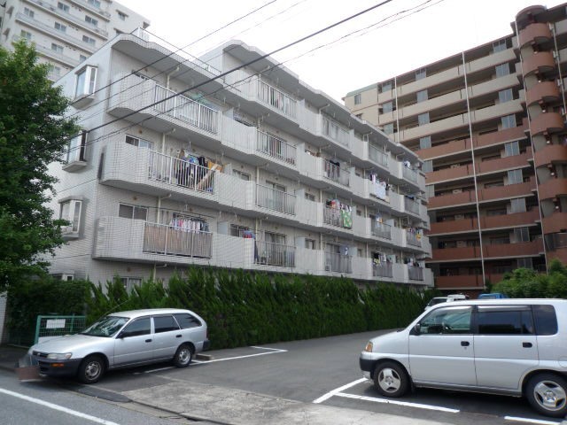 駐車場　★駐車場★（空き状況・使用料等詳細はご確認下さい）