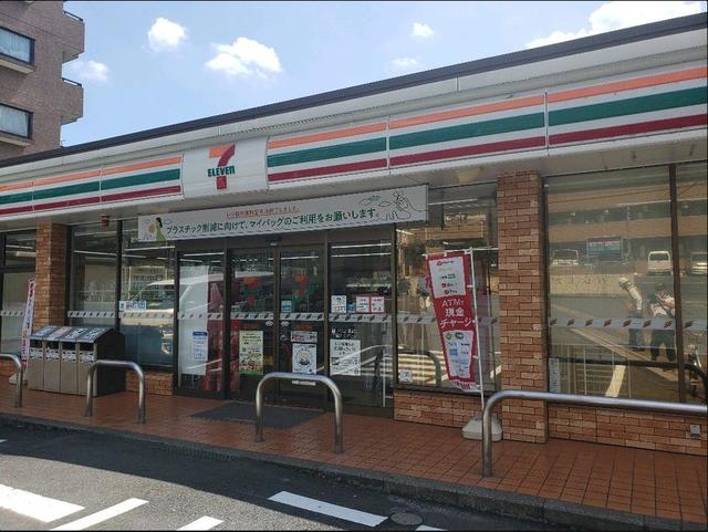 コンビニ　セブンイレブン横浜池辺町薮根店（コンビニ）まで54m