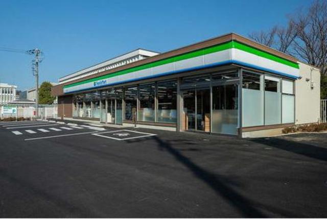 コンビニ　ファミリーマート佐江戸店（コンビニ）まで449m