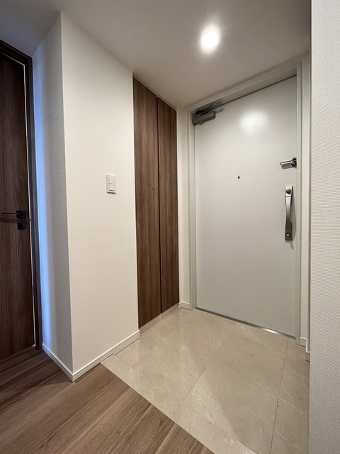 玄関　※写真は同タイプ住戸です。