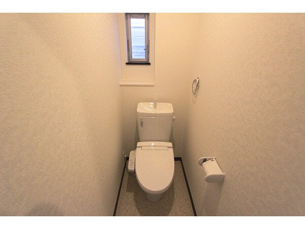 クラウンハイツ新留のトイレ写真