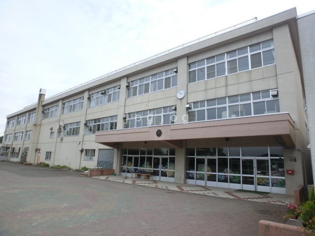 その他　平和小学校（その他）まで703m