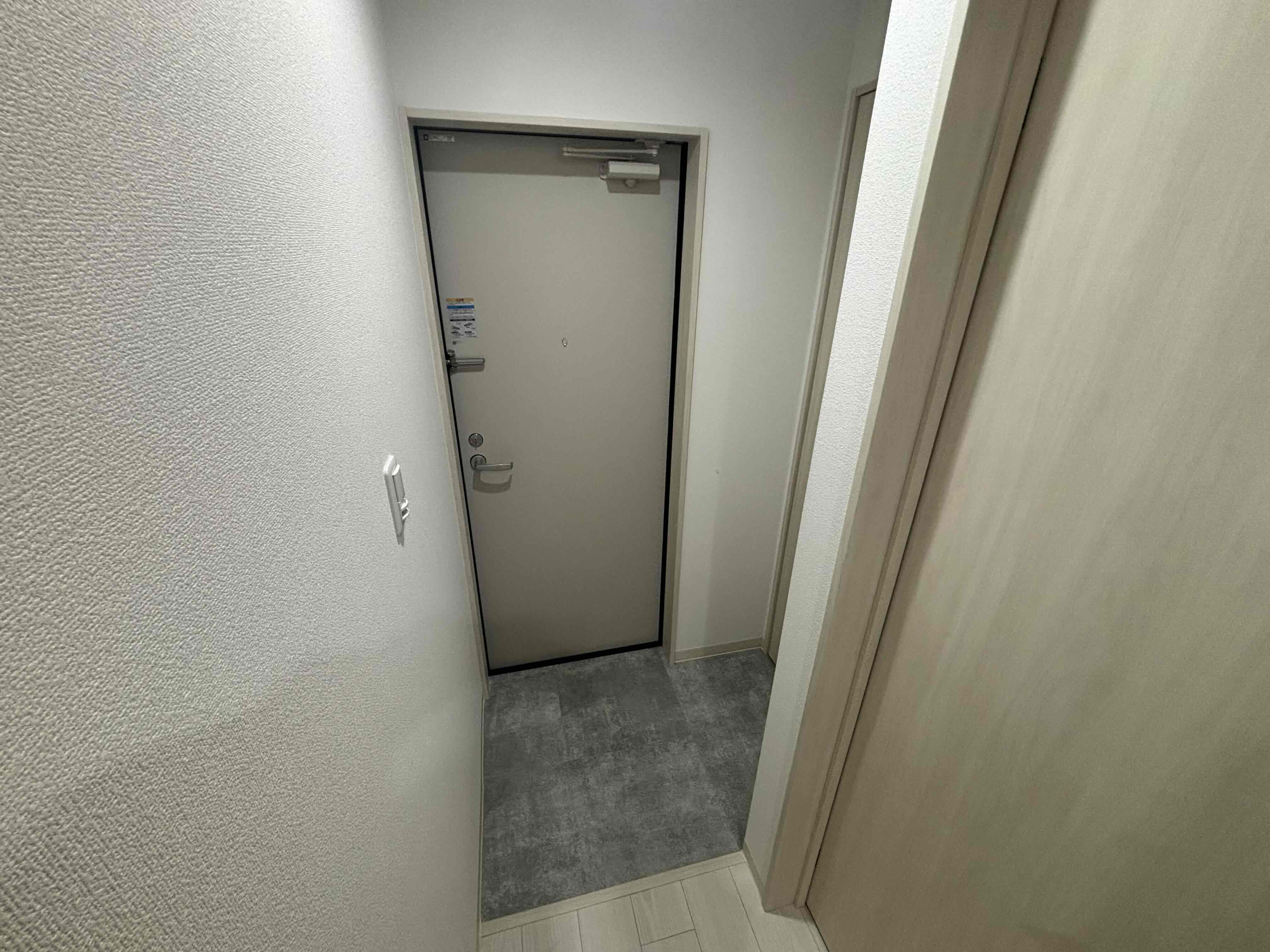 クリエオーレ千本南の玄関写真