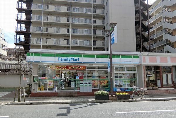 コンビニ　ファミリーマート本八幡駅南口店（コンビニ）まで150m
