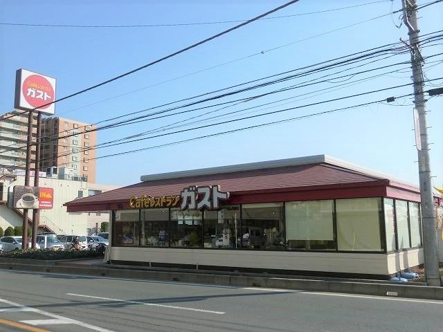 飲食店　ガスト東所沢駅前店（飲食店）まで800m