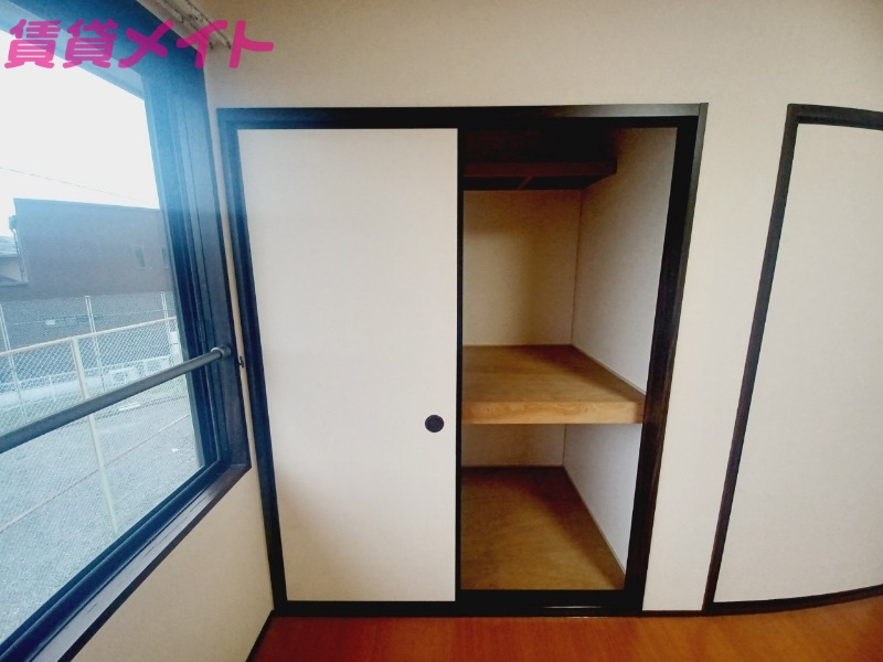 収納　同型参考写真