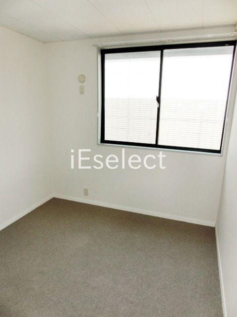 その他部屋・スペース　２階のもう１つの洋室です。