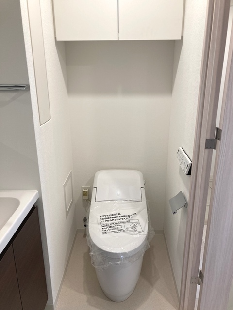 トイレ　※写真は同タイプ住戸です。