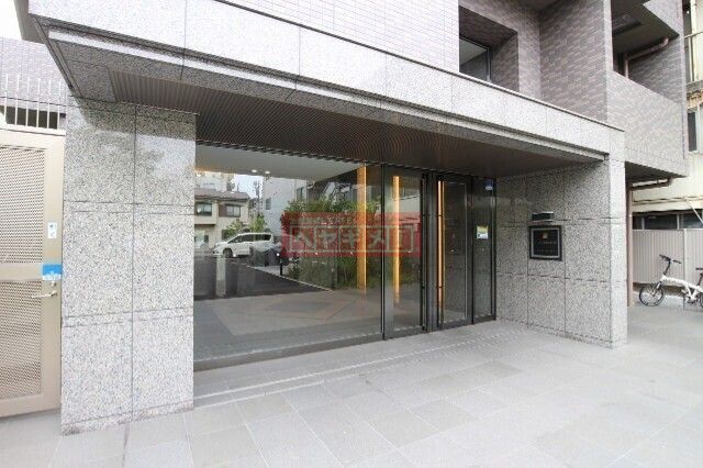 エントランス　同建物参考写真