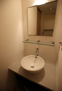 洗面設備　別部屋の画像を使用しております。