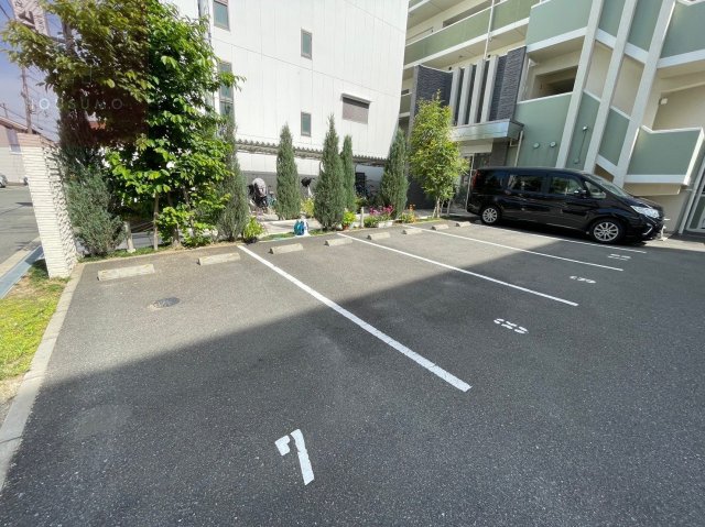 駐車場　建物の内部です