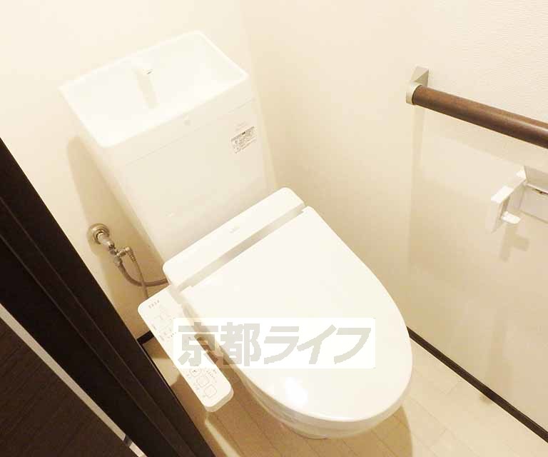 地下鉄東西線 小野駅 徒歩7分 3階建 築11年のトイレ写真