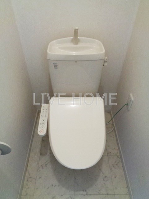 東京メトロ東西線 落合駅 徒歩3分 2階建 築19年のトイレ写真