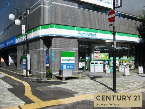 コンビニ　ファミリーマート弁天町駅前店（コンビニ）まで135m
