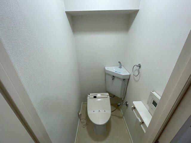 東急大井町線 旗の台駅 徒歩3分 11階建 築50年のトイレ写真