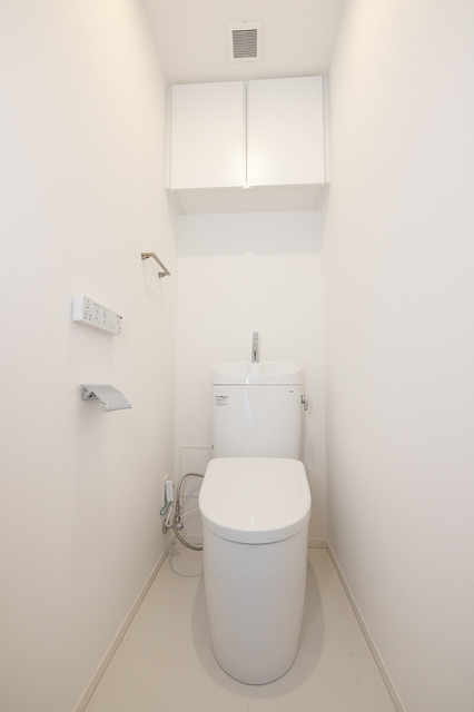 トイレ　※写真は同タイプ住戸です。