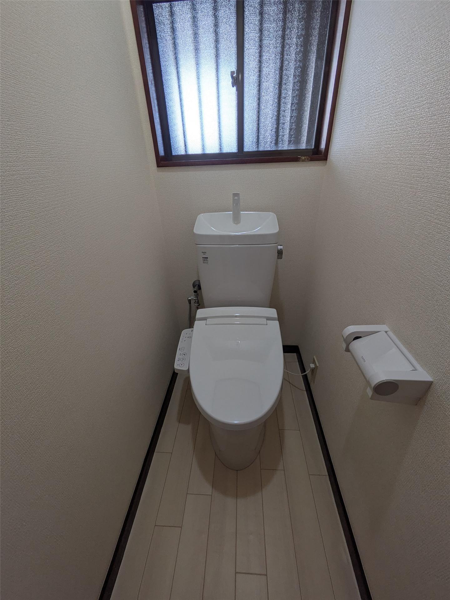 新白河二丁目戸建のトイレ写真