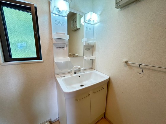 洗面設備　※別部屋の写真です