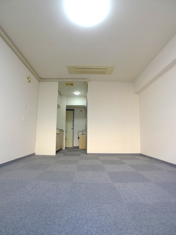 地下鉄東山線 伏見駅 徒歩7分 9階建 築53年の居間写真