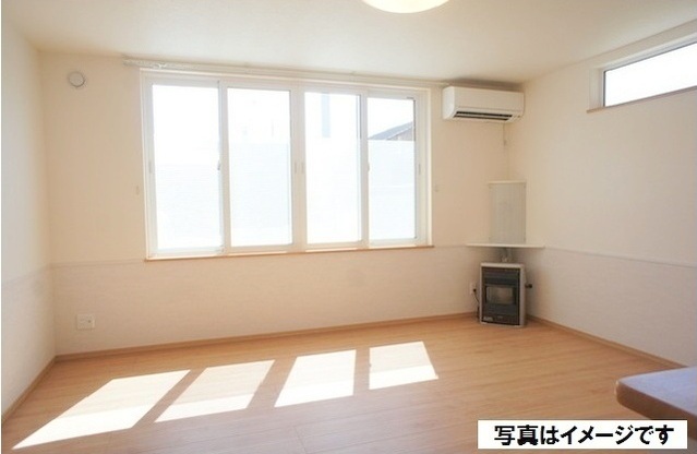 居室・リビング　2018年のまだまだ新しいお部屋になります☆