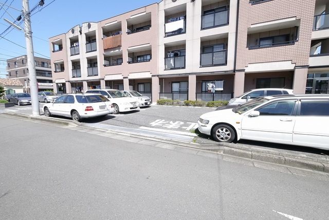 駐車場　駐車スペース