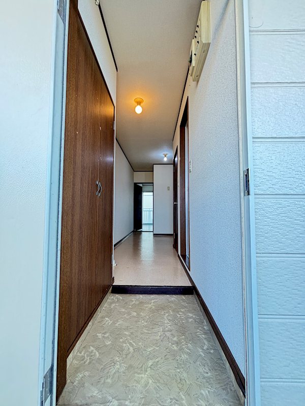 玄関　画像は別の部屋のものです。