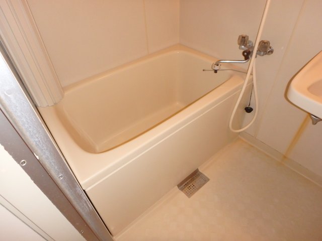 バス・シャワールーム　他のお部屋の参考写真となります。