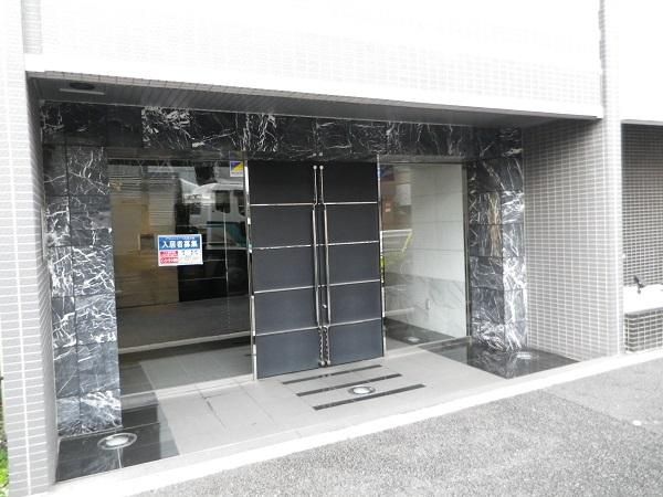エントランス　グラントゥルース板橋本町　板橋区本町