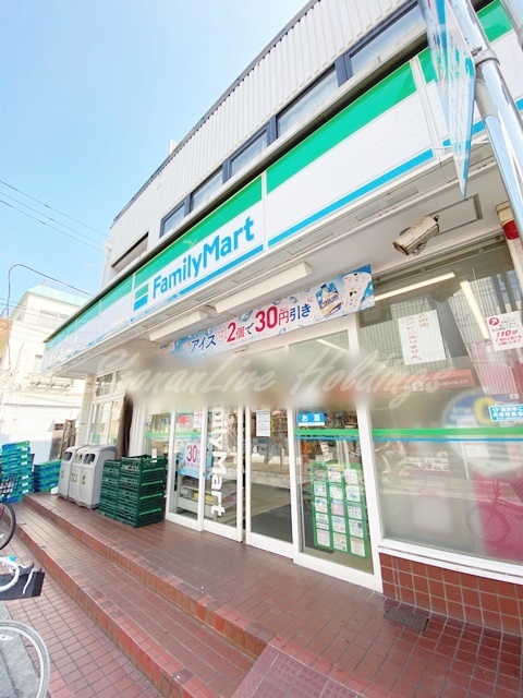 コンビニ　ファミリーマート 鵠沼海岸店（コンビニ）まで551m