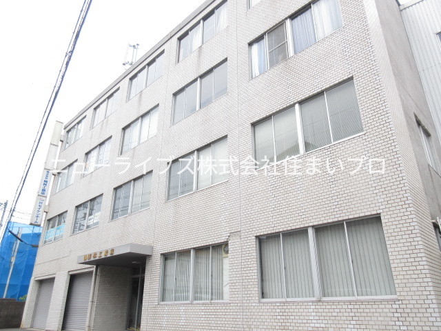 岡林ビルの外観写真
